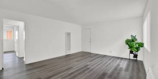 Sunset Square Gallery 26