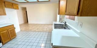 Cute 3 Bedroom Home in Center of Kingman! Gallery 12