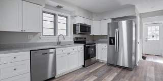 Spacious 3 Bed, 2 Bath in Newark - Move-In Ready Gallery 21