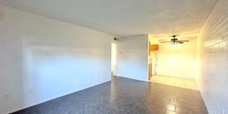 Desert Atrium - Studios, 1 Bedrooms and 2 Bedrooms in Great Location! Community Pool! Gallery 13