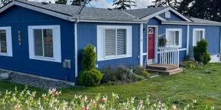 Remodeled Home Just Moments from Greenbank Farm! Gallery 1