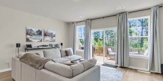 Beautiful 4-Bedroom, 3.5-Bathroom Townhome with Modern Amenities and Ideal Layout in Hanahan! Beautiful 4-Bedroom, 3.5-Bathroom Townhome with Modern Amenities and Ideal Layout in Hanahan! Gallery 7