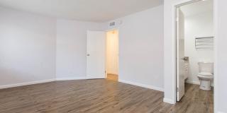 527 Spring Road Gallery 24