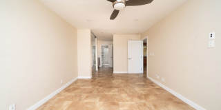 101 SCHOLZ PLAZA ph18 Gallery 33