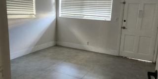 Stunning Apartment  at 467 Golden Isles Drive Gallery 7