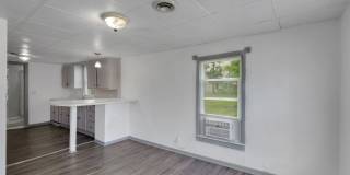 Charming 2BR House in East Moline Gallery 1
