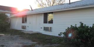 Centrally Located One Bedroom Duplex Gallery 1