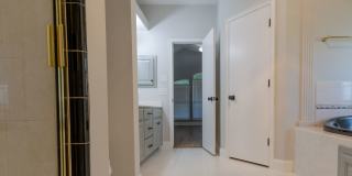 Luxurious Oasis with Poolside Serenity: Discover 17300 Zinc Drive, Edmond Gallery 23