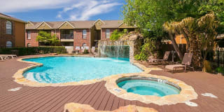 Oaks of Westlakes Apartments Gallery 1