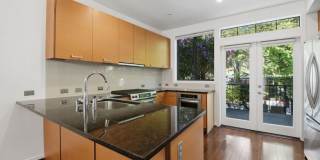 2Bd/1.75Ba Bellevue Townhome Gallery 8