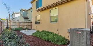 Beautiful Newer 3 Bedroom Patio Home in Desirable Loma Vista Community! Gallery 1