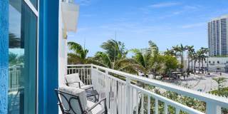 7600 Collins Avenue Gallery 21