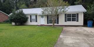 Charming 4-Bedroom Home for Rent in Summerville! Gallery 1