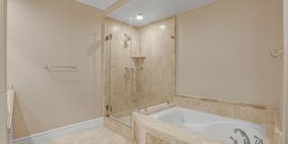 850 N Croft Ave unit: 203 Gallery 19