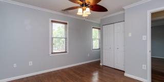 1036 HYDE PARK Drive Gallery 13