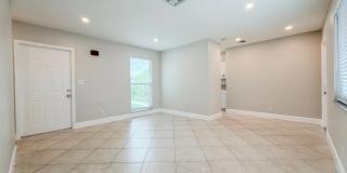 541 Northeast 44th Street - C 541 Northeast 44th Street - C Gallery 1