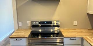 Remodeled Single Level 3 Bed, 2 Bath Home w/ 1 Car Garage Gallery 10