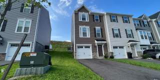 225 Stonehurst Drive - Townhome Gallery 1