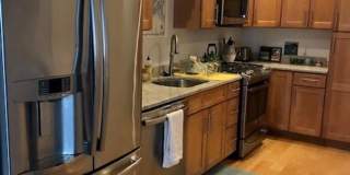 Studio Available September 1st!! - Fully Furnished - Great Portland Location! Gallery 3