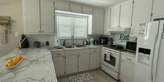 517 Palm Avenue Gallery 21