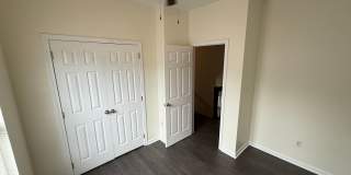 Beautiful End-unit townhome in university with Primary bedroom on 1st floor Gallery 19