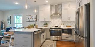 Beautifully remodeled 3 Bedroom Bungalow in Old Town Gallery 14