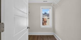 21 E REDMAN Avenue Gallery 38