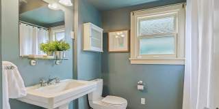 Quintessential Greenlake 4 Bed 3 Bath Home Gallery 23