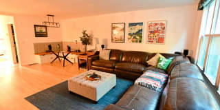 Spacious 2 Bed, 2 Bath Duplex in Logan Square | Garage Parking Available Gallery 1