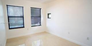 1622 NW 1st Ave Gallery 9