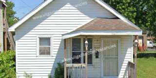 For Rent - 2 Bedrooms, 1 Bathroom Home Gallery 1