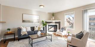 Charming 3 Bedroom Townhome in Highlands Neighborhood Gallery 5
