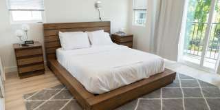 4827 Riverton Ave Gallery 3