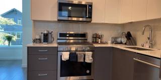 Charming 3BR Townhome in Seattle Gallery 3