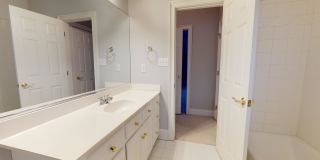 Stunning Brick Home in Cotswold in Quiet cul-de-sac Gallery 13