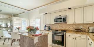 ** BEAUTIFUL MODERN HEATED POOL HOME IN THE VINEYARDS ** SEASONAL ONLY ** AVAILABLE OFF-SEASON MONTHS AND DEC-MARCH 2026 ** Gallery 44