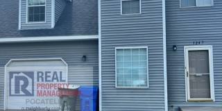 3 bed 1.5 Bath Duplex - 1 Car Garage Gallery 1