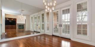 Elegant Two-Story Residence at The Woodmark, Downtown Palo Alto Gallery 1