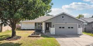 Charming 3-Bedroom Home with Spacious Yard in Prime Tulsa Location Gallery 1