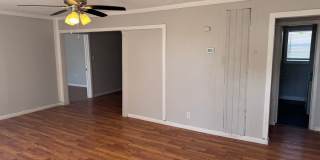 Just off 50th and I-27/ Newly Renovated-MOVE IN SPECIAL!! Gallery 3