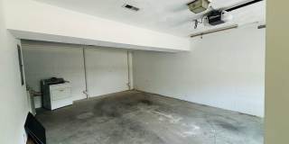 2 Bedroom, 2.5 Bath Townhouse Gallery 21
