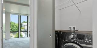 2409 East Thomas Street Gallery 20