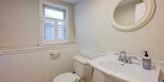 542 Nagle Street Gallery 23