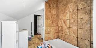 Two Bedroom in Newport! Gallery 30