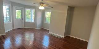 Charming Historic Duplex In the Heart if Savannah's Historic District Gallery 10