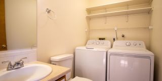 Updated Townhouse with Garage, Patio, DW, WD + FIREPLACE!! Gallery 9