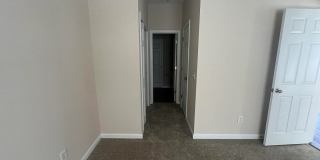 Room in 2 Bedroom Home at Claret Ln Gallery 9