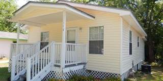 NICE 2/1 Quincy House w/ Deck, Eat In Kitchen, Large Yard, Newer AC & Flooring! $975/month Avail December 1st! Gallery 1