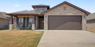 Modern 2BR/2BA Home with Luxury Master Suite & High‑Ceiling Living Space Gallery 1