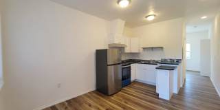 Charming 1 Bedroom 1 Bath W/Garage Parking Gallery 1